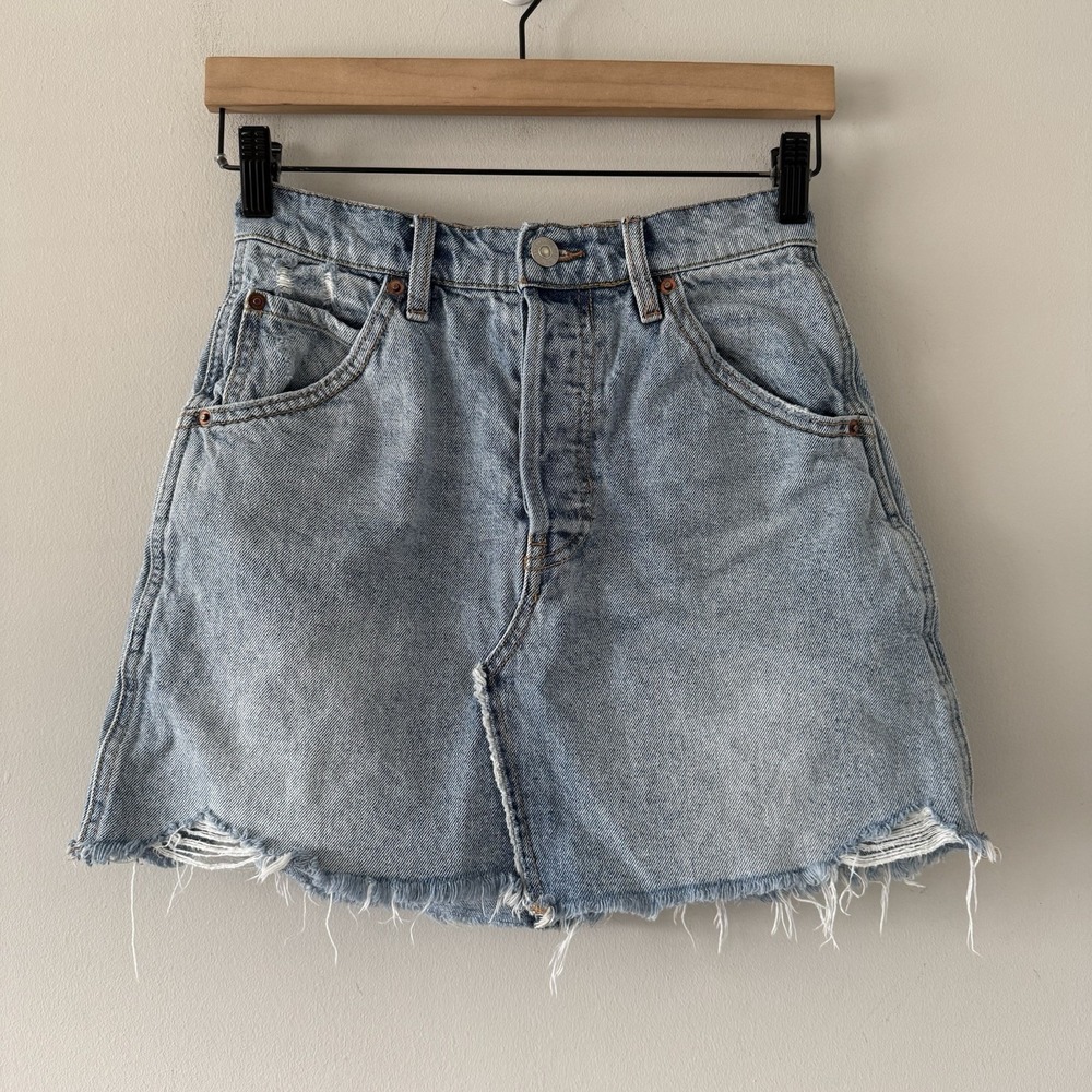 We The Free Denim Mini Skirt Size 26 Distressed Raw Hem Y2K Festival Free People